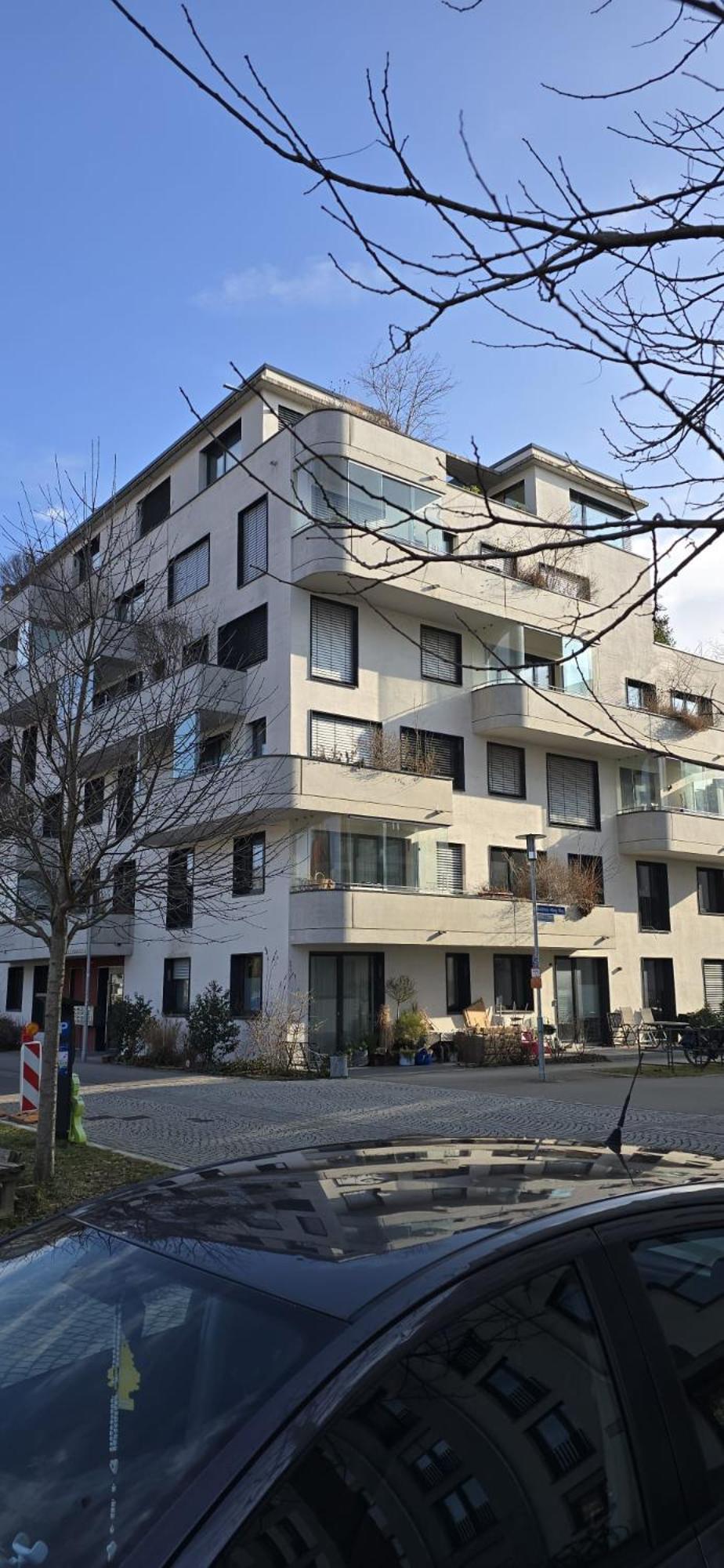 Stadtnahes Gaestezimmer Im Penthouse Bei Esi Tübingen Eksteriør bilde